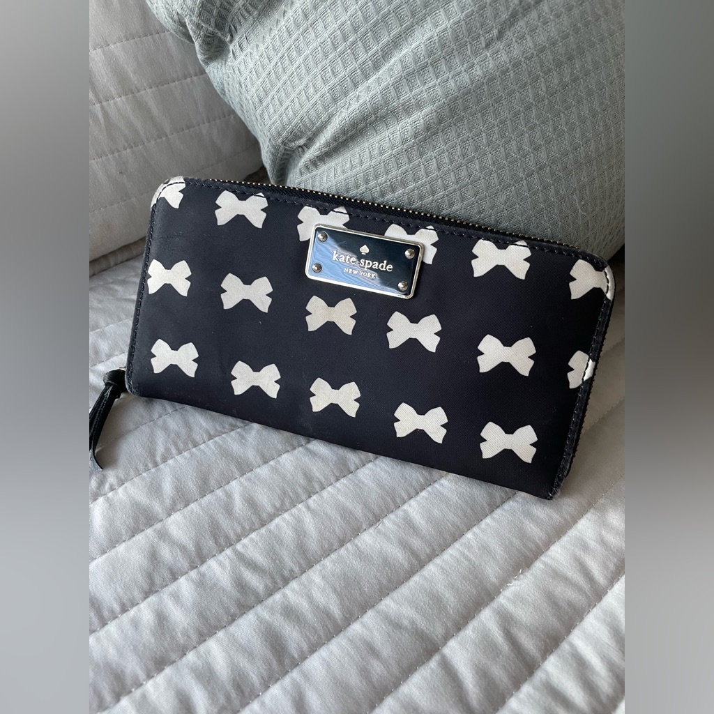 Kate Spade Bow Wallet